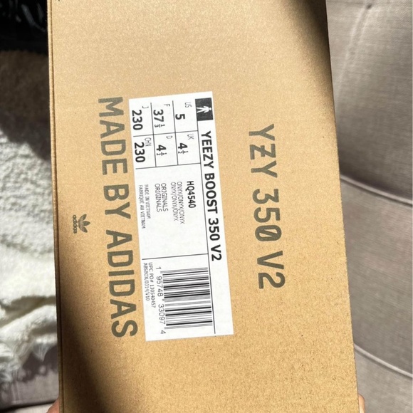 Yeezy shoes Original Brand New Size 6 - Picture 7 of 7